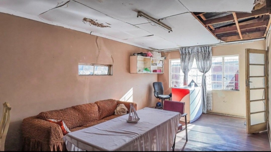5 Bedroom Property for Sale in Ficksburg Free State